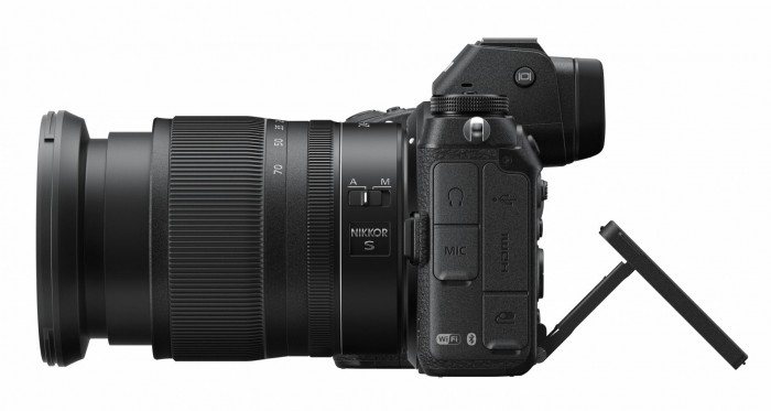 Der Bildschirm hat bei beiden Modellen eine Diagonale von 3,2 Zoll und ist schwenkbar. (Bild: Nikon)